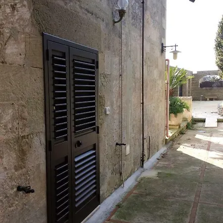 Διαμέρισμα Mulberry House *